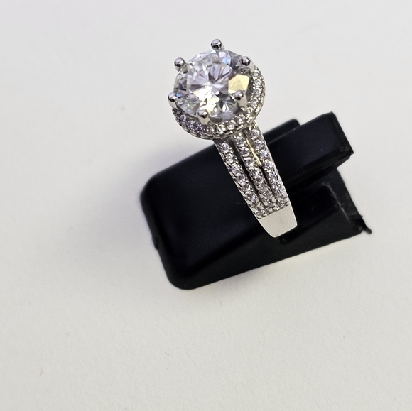 GRA Certified Moissanite 2 Carats 18k/925 Ring 💍 Size 7 - Picture 13 of 14